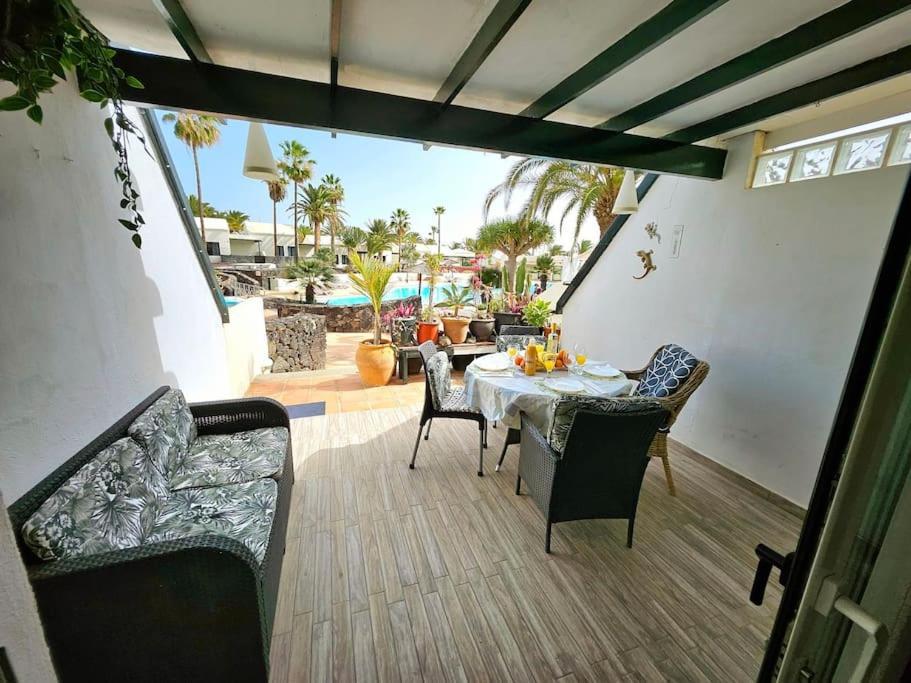 Apartamento Taisa Playa Roca Costa Teguise Esterno foto