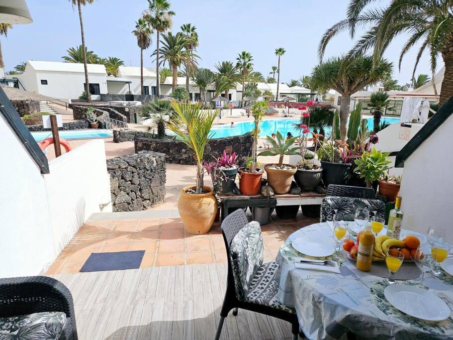 Apartamento Taisa Playa Roca Costa Teguise Esterno foto