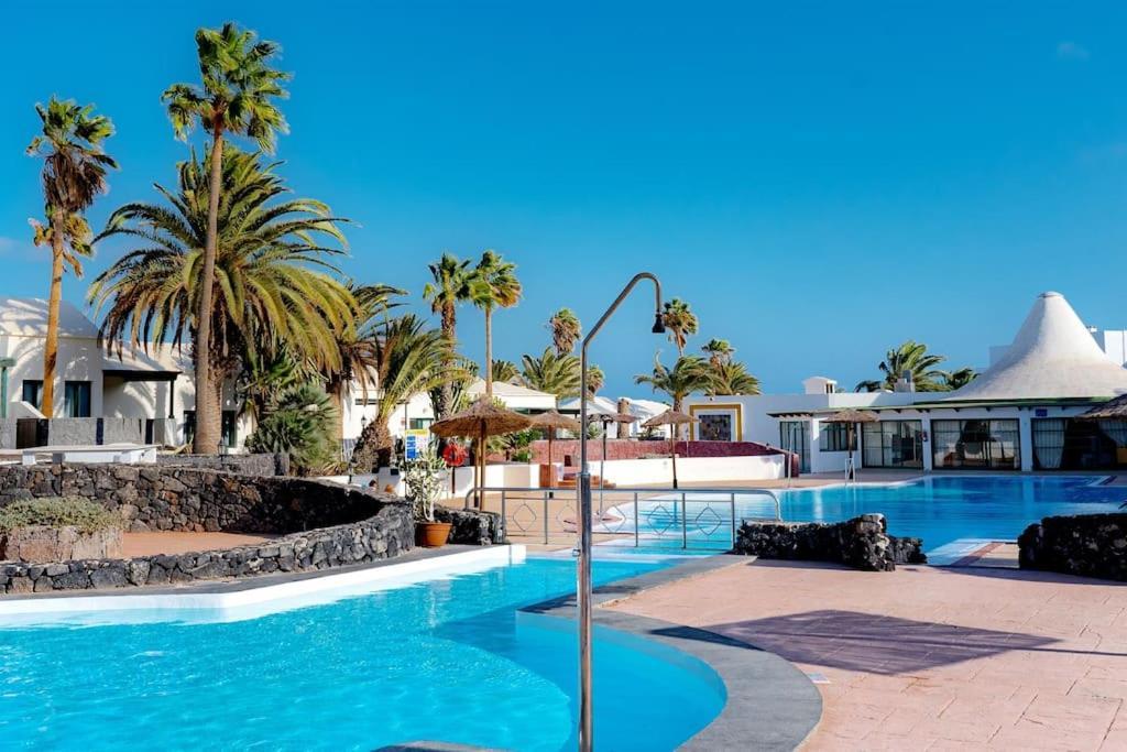 Apartamento Taisa Playa Roca Costa Teguise Esterno foto