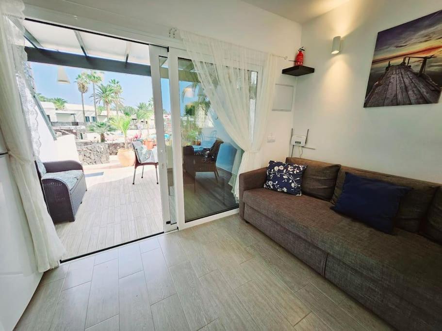 Apartamento Taisa Playa Roca Costa Teguise Esterno foto