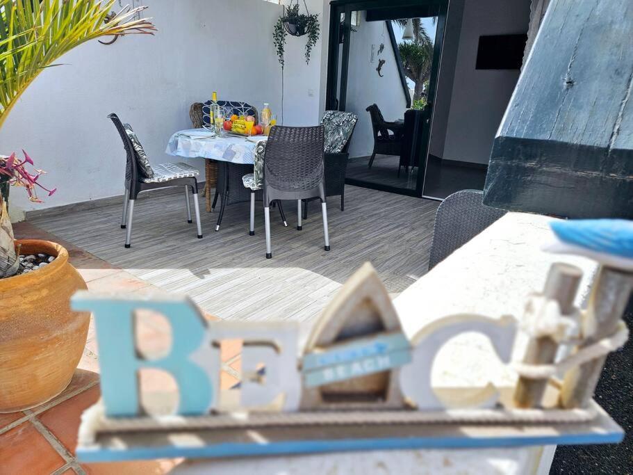 Apartamento Taisa Playa Roca Costa Teguise Esterno foto
