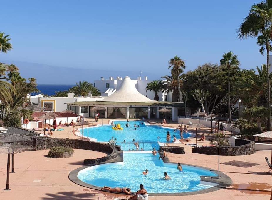Apartamento Taisa Playa Roca Costa Teguise Esterno foto