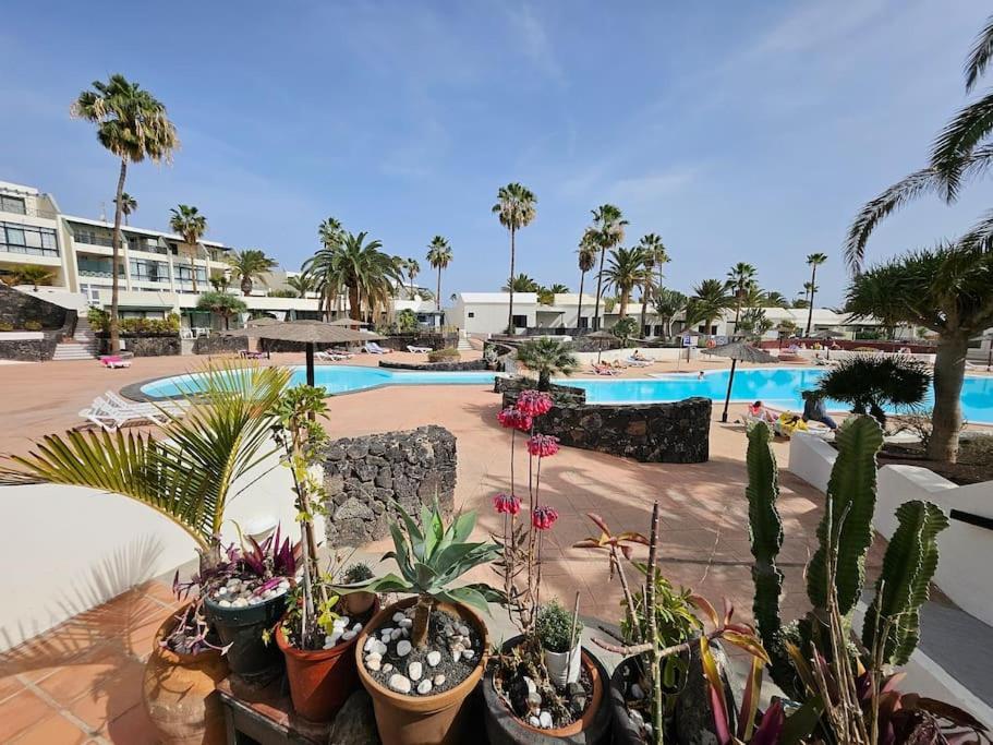 Apartamento Taisa Playa Roca Costa Teguise Esterno foto